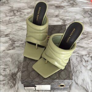 Azalea Wang Posh Khaki Hit the City Sandles Sz 7.5- Viral New Heels retails 109$